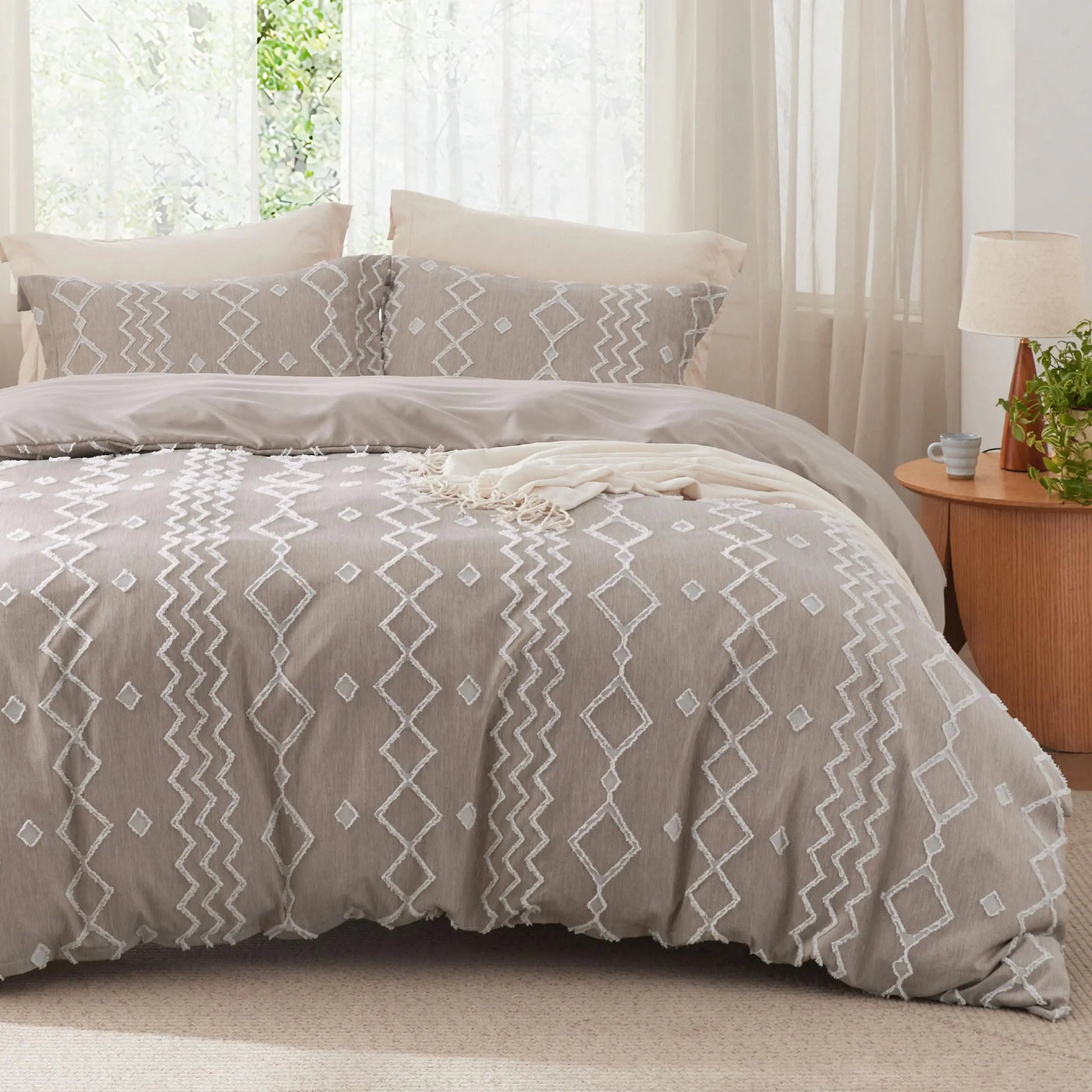 Bedsure Boho Queen Duvet Set - Tufted Warm Sand 3-Piece